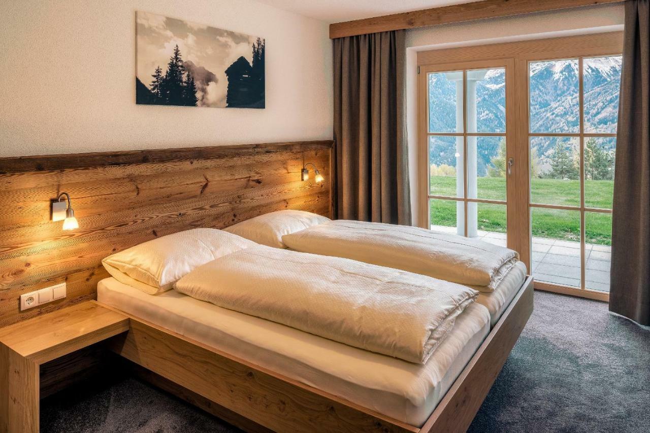 Alexander Apartment Fiss